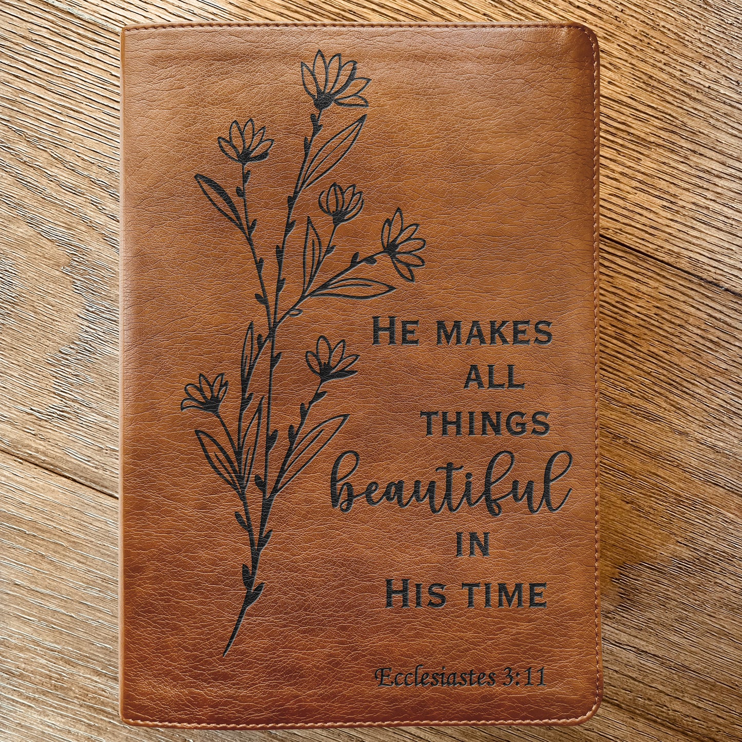 Personalized NLT Bible: Create Your Own Custom Engraved Design with a Designer, Large Print Thinline Reference New Living Translation Bible - Aylev