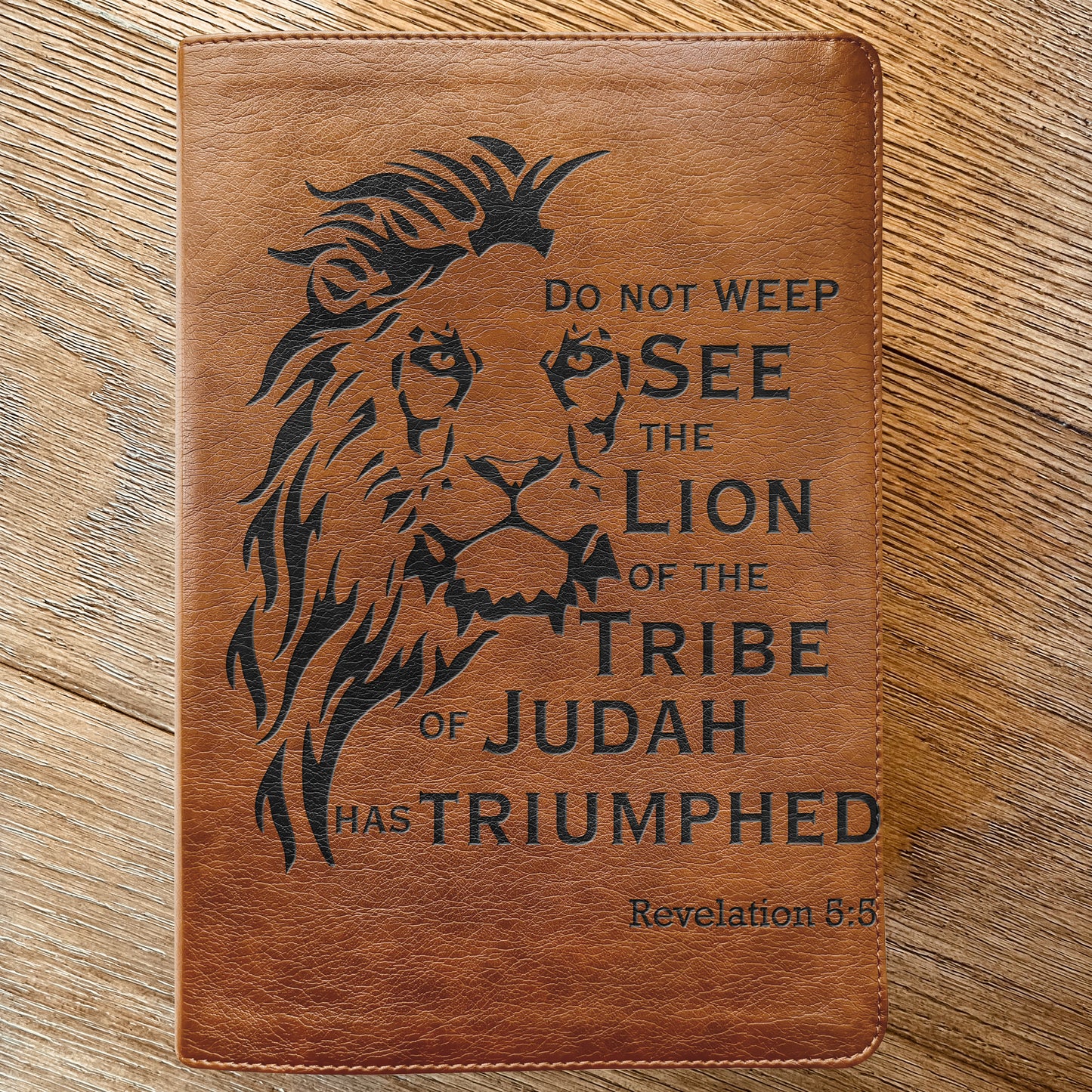 Personalized NLT Bible: Create Your Own Custom Engraved Design with a Designer, Large Print Thinline Reference New Living Translation Bible - Aylev