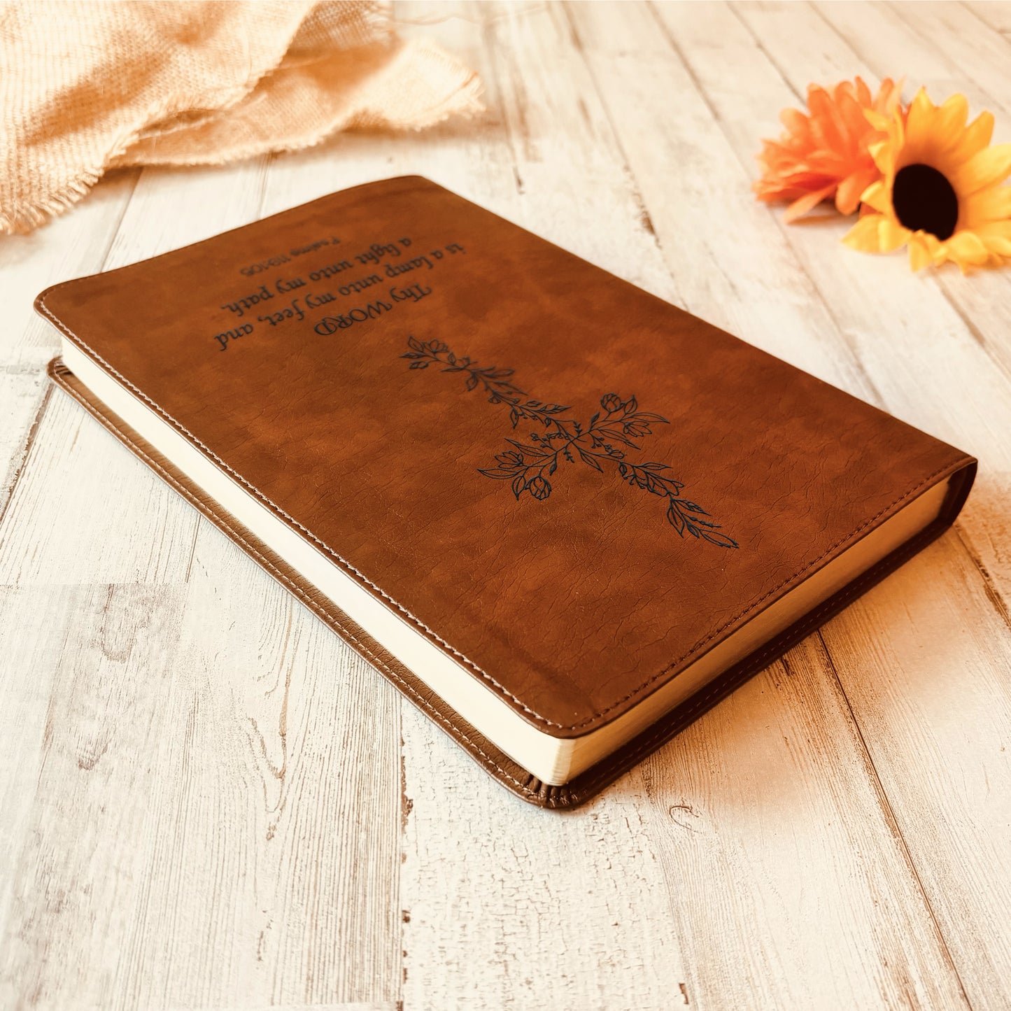 Personalized NLT Bible: Create Your Own Custom Engraved Design with a Designer, Large Print Thinline Reference New Living Translation Bible - Aylev