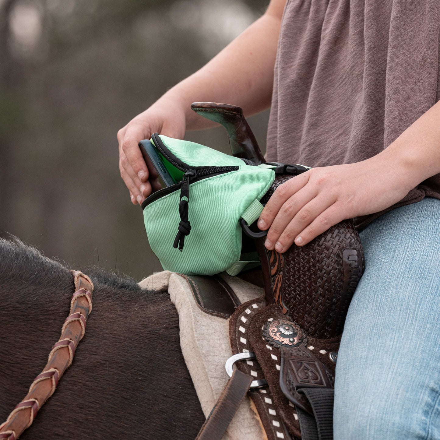 Horse Saddle Bag, Green Pommel Bag Horse Saddle, Horse Tack, Horse Gifts, Horse Stuff, Equestrian Gifts, Saddle Accessories