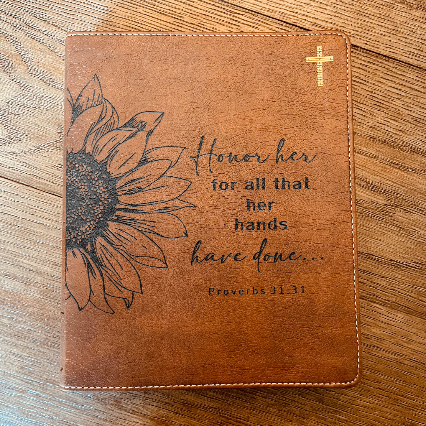 Personalized NIV Bible: Create Your Own Custom Engraved Design with a Designer, Comfort Print Journaling New International Version Holy Bible - Aylev