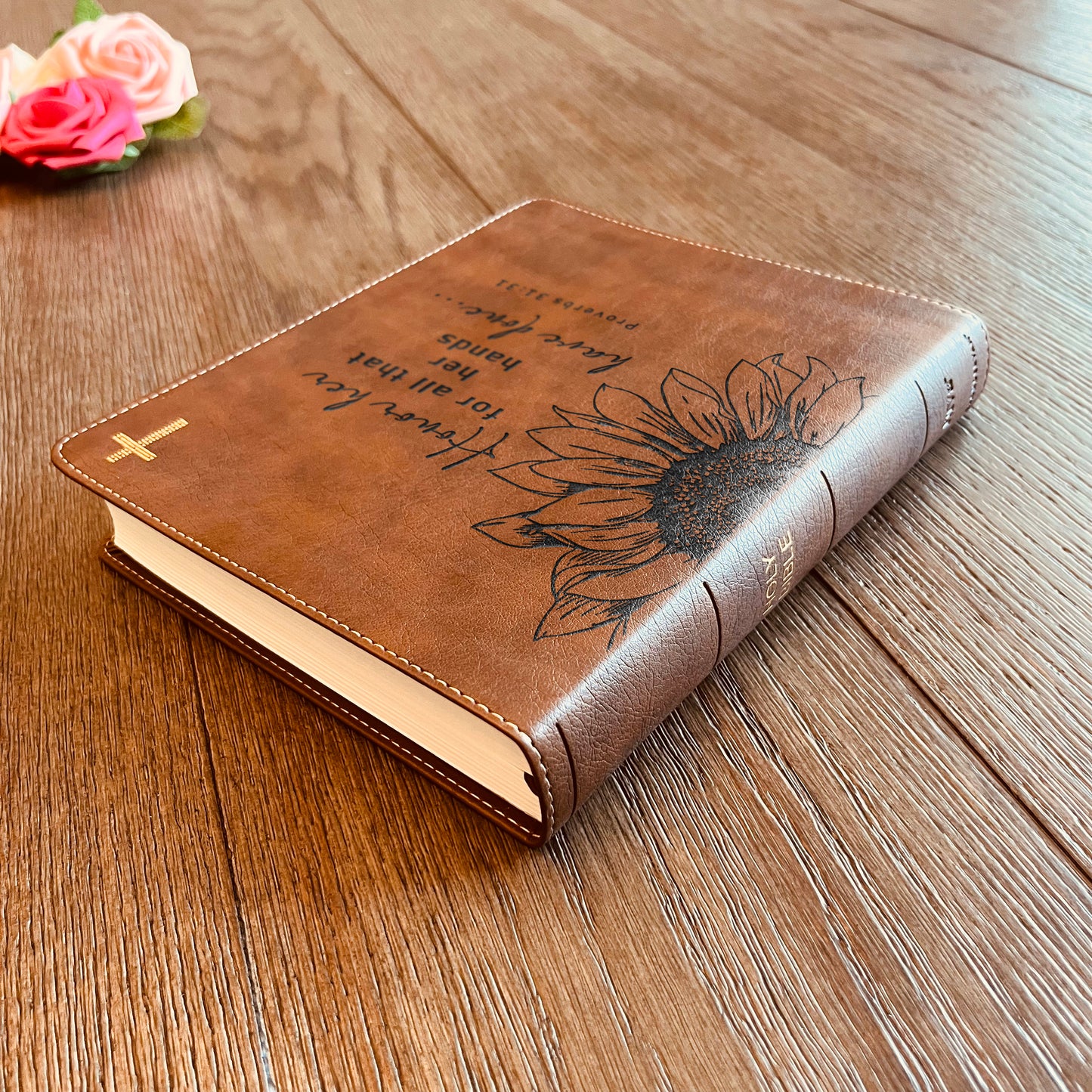 Personalized NIV Bible: Create Your Own Custom Engraved Design with a Designer, Comfort Print Journaling New International Version Holy Bible - Aylev