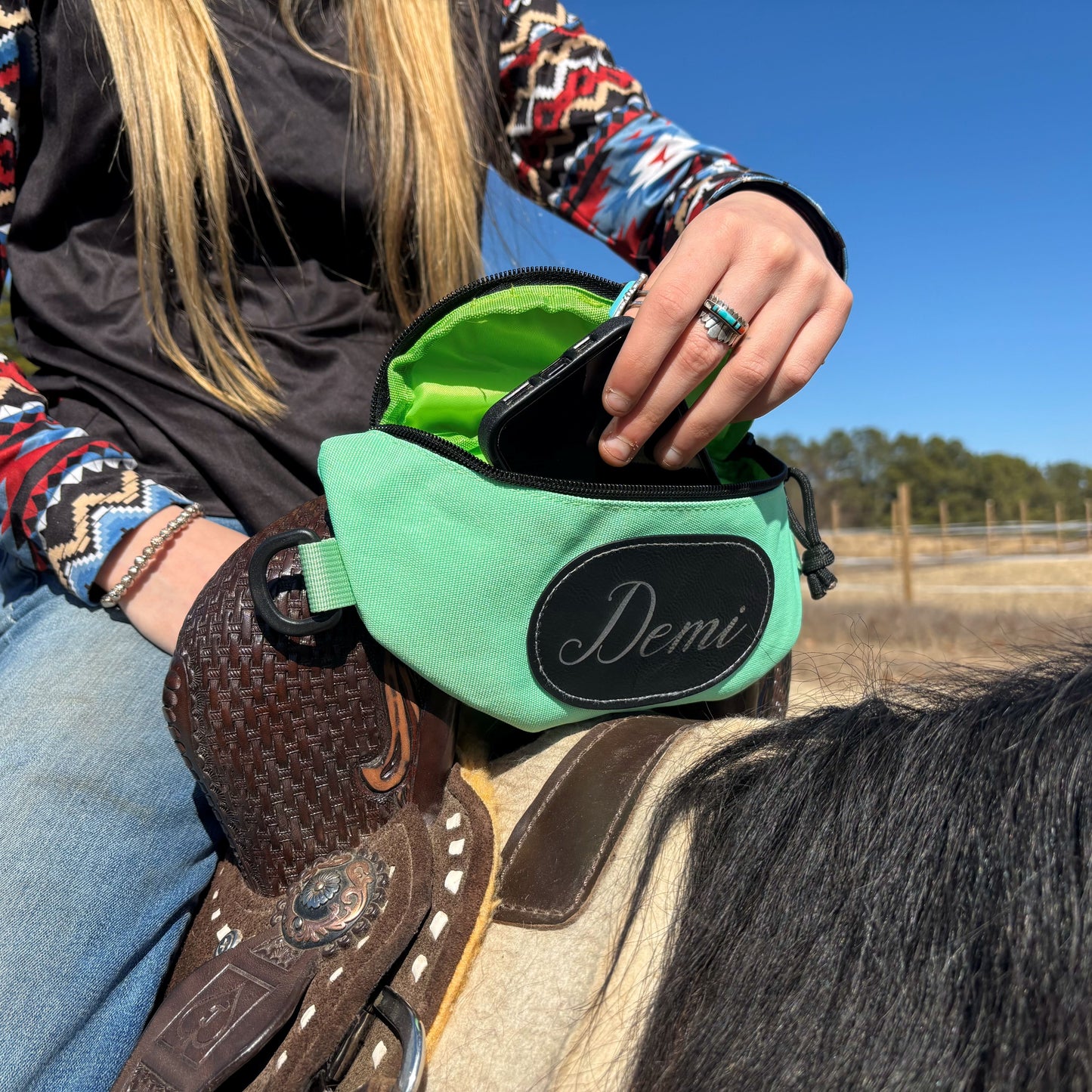 Personalized Horse Saddle Green Pommel Bag & Bottle Holder Set, Horse Tack, Horse Gifts, Horse Stuff, Equestrian Gifts, Saddle Accessories