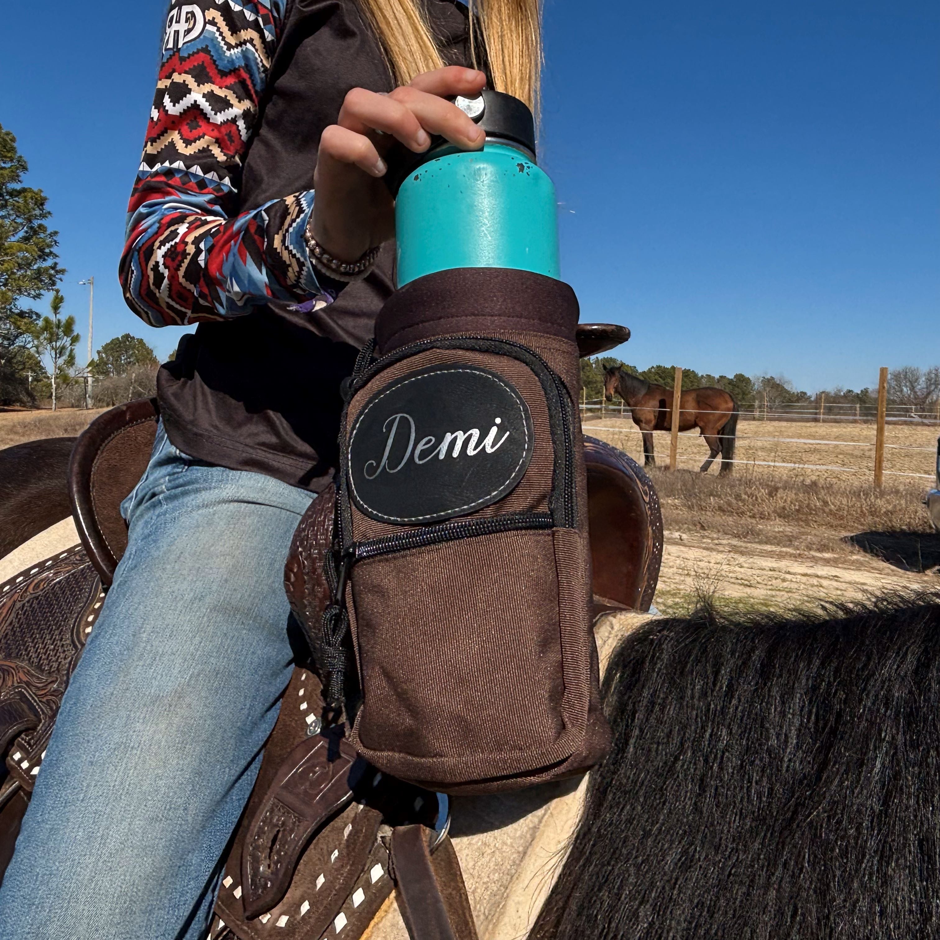 Personalized Horse Saddle Water Bottle Holder, Brown, Multi Pocket Horse Saddle Drink Holder up to 40oz, Horse Gifts, Horse Stuff Horse Tack Personalized Horse Saddle Water Bottle Holder, Brown, Multi Pocket Horse Saddle Drink Holder up to 40oz, Horse Gifts, Horse Stuff Horse Tack