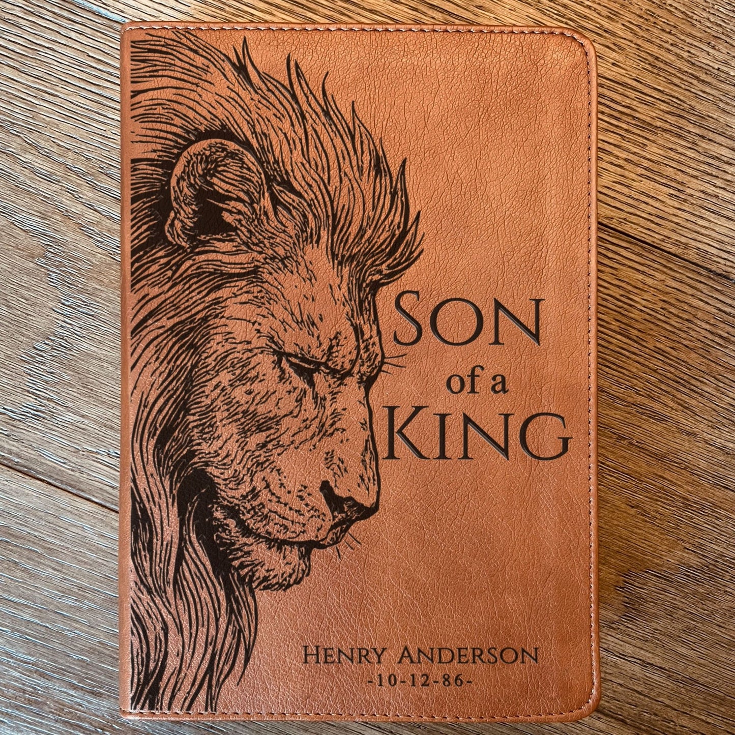 Personalized ESV RVR Bilingual Bible, Son of a King Lion Design, Custom Engraved Name, Christian Gift, Baptism Gift, Bible Gift for Him - Religious Books - Aylev