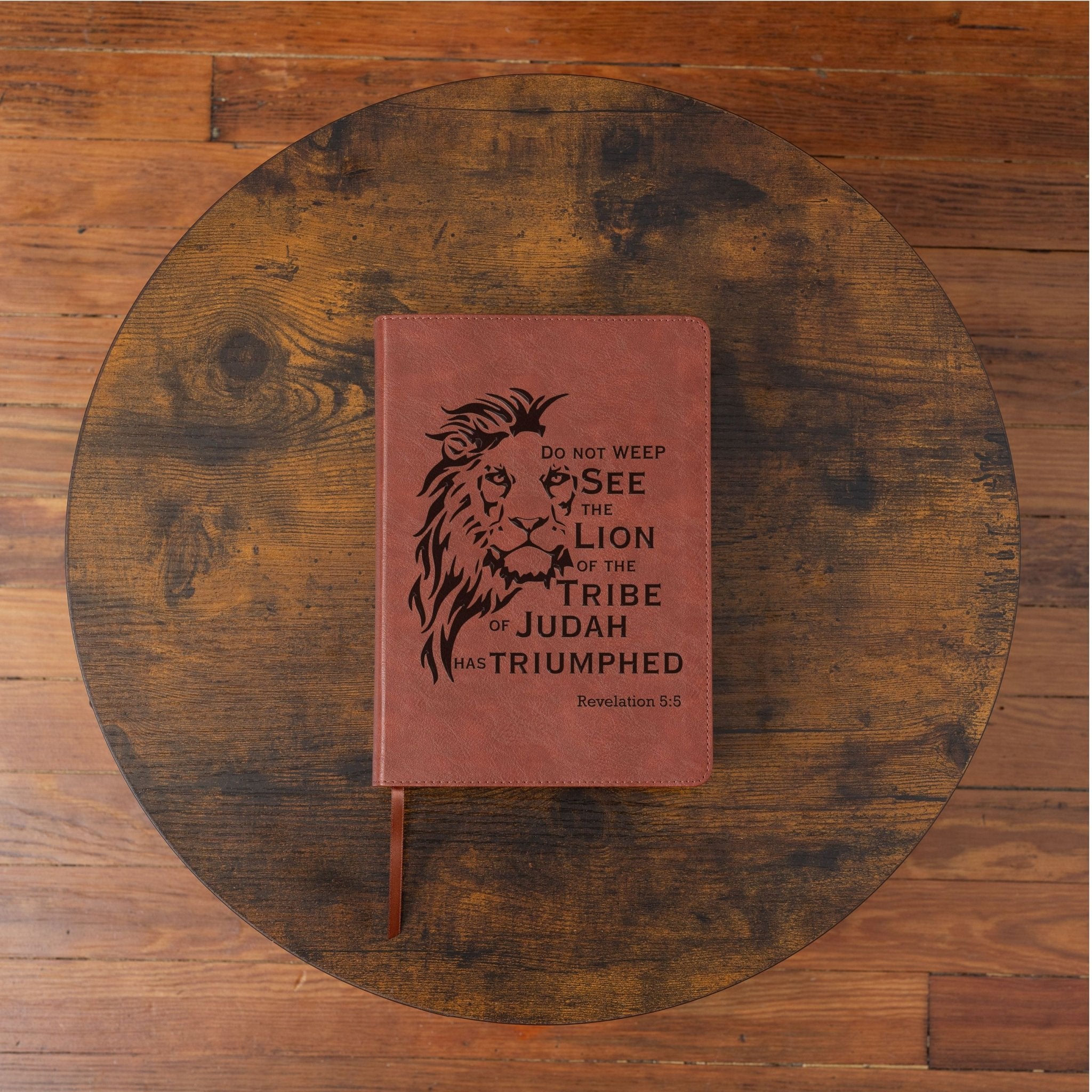 Personalized ESV Men's Study Bible: Create Your Own Custom Engraved Design with a Designer, English Standard Version, Gifts for him - Religious Books - Aylev