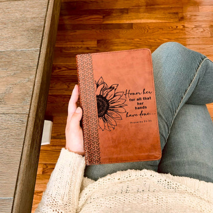 Personalized KJV Study Bible: Create Your Own Custom Engraved Design with a Designer, Everyday Study Bible, Christian Gifts, Baptism Gifts - Religious Books - Aylev