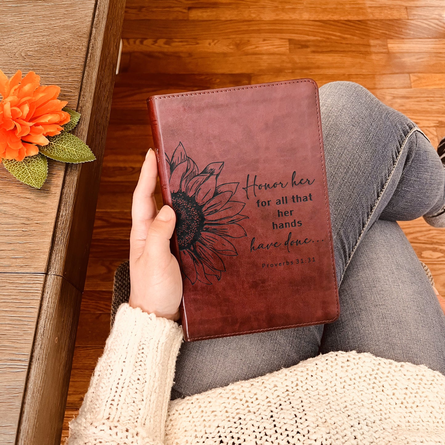 Personalized ESV Bible: Create Your Own Custom Engraved Design with a Designer, Large Print Thinline English Standard Holy Bible