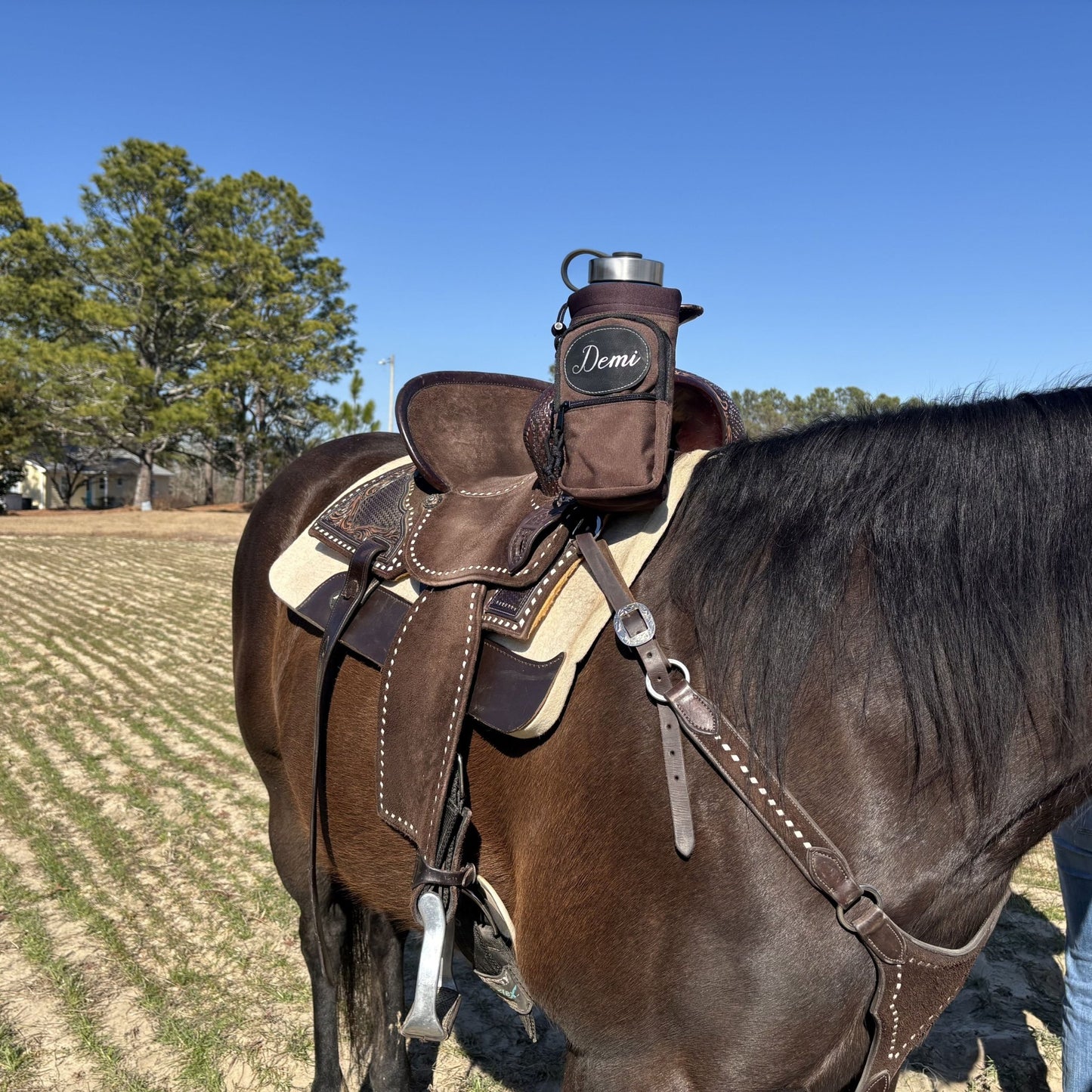 Personalized Horse Saddle Water Bottle Holder, Multi-Pocket Saddle Drink Holder, Fits Bottles Up to 40 oz, Multiple Colors - Horse Tack Accessories - Aylev
