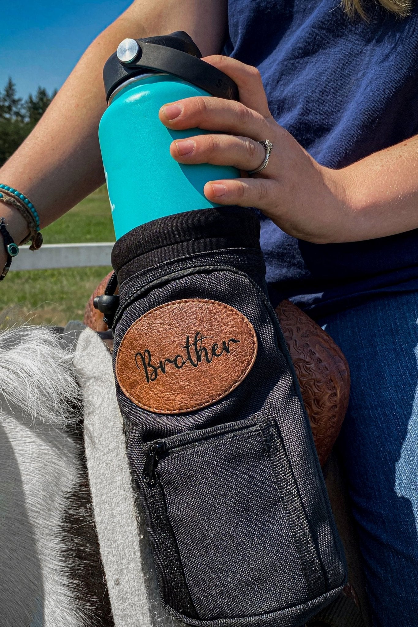 Horse Saddle Water Bottle Holder Personalized, Multi Pocket Horse Saddle Drink Holder up to 40oz, Horse Gifts, Horse Stuff, Horse Tack - Apparel & Accessories - Aylev