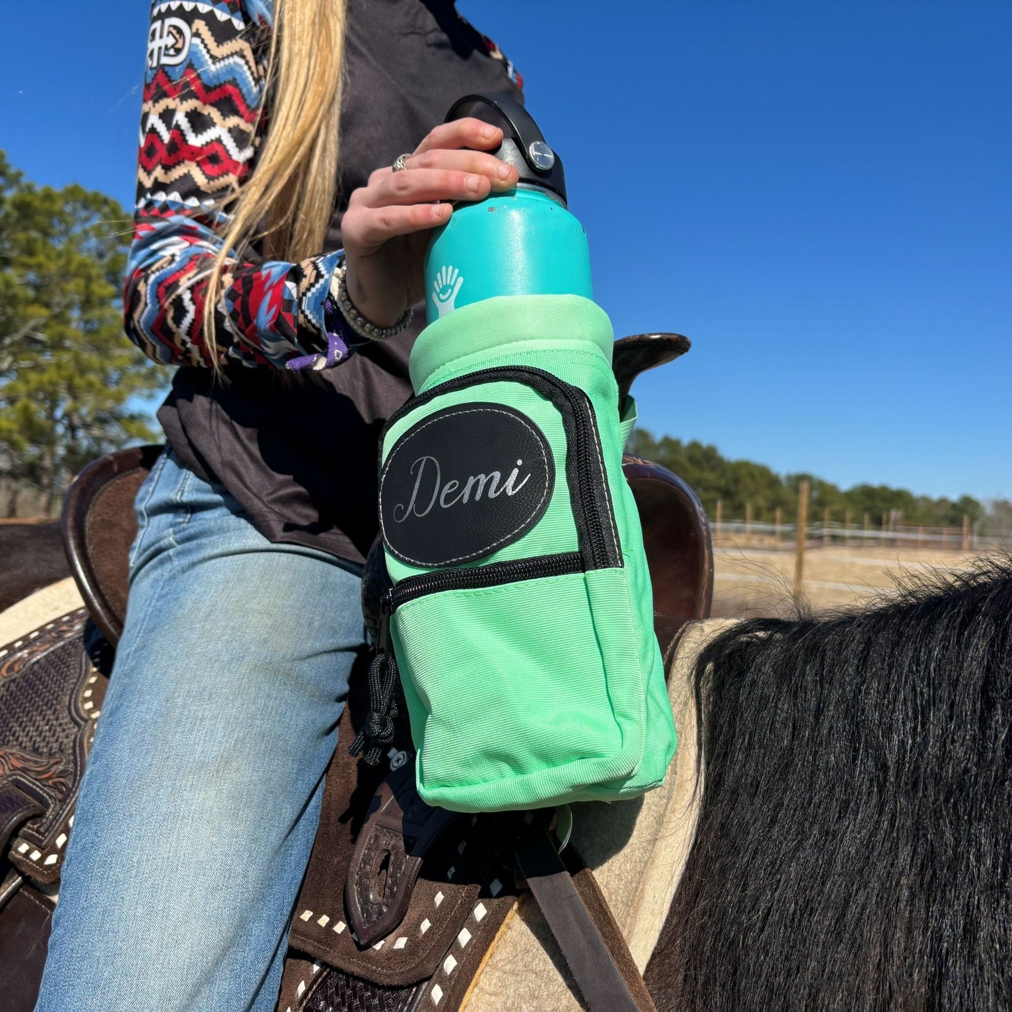Personalized Horse Saddle Water Bottle Holder, Multi-Pocket Saddle Drink Holder, Fits Bottles Up to 40 oz, Multiple Colors - Horse Tack Accessories - Aylev