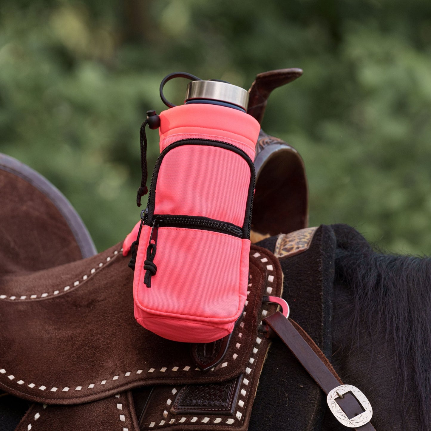 Horse Saddle Water Bottle Holder, Multi-Pocket Saddle Drink Holder, Fits Bottles Up to 40 oz, Multiple Colors - Horse Tack Accessories - Aylev