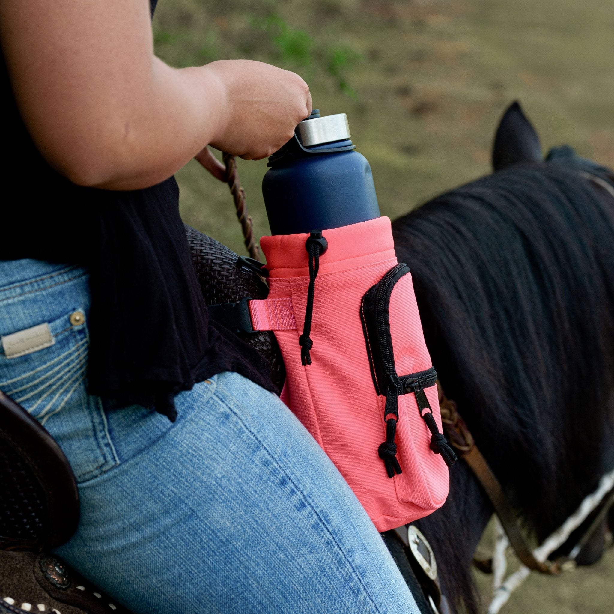 Horse Saddle Water Bottle Holder, Multi-Pocket Saddle Drink Holder, Fits Bottles Up to 40 oz, Multiple Colors - Horse Tack Accessories - Aylev