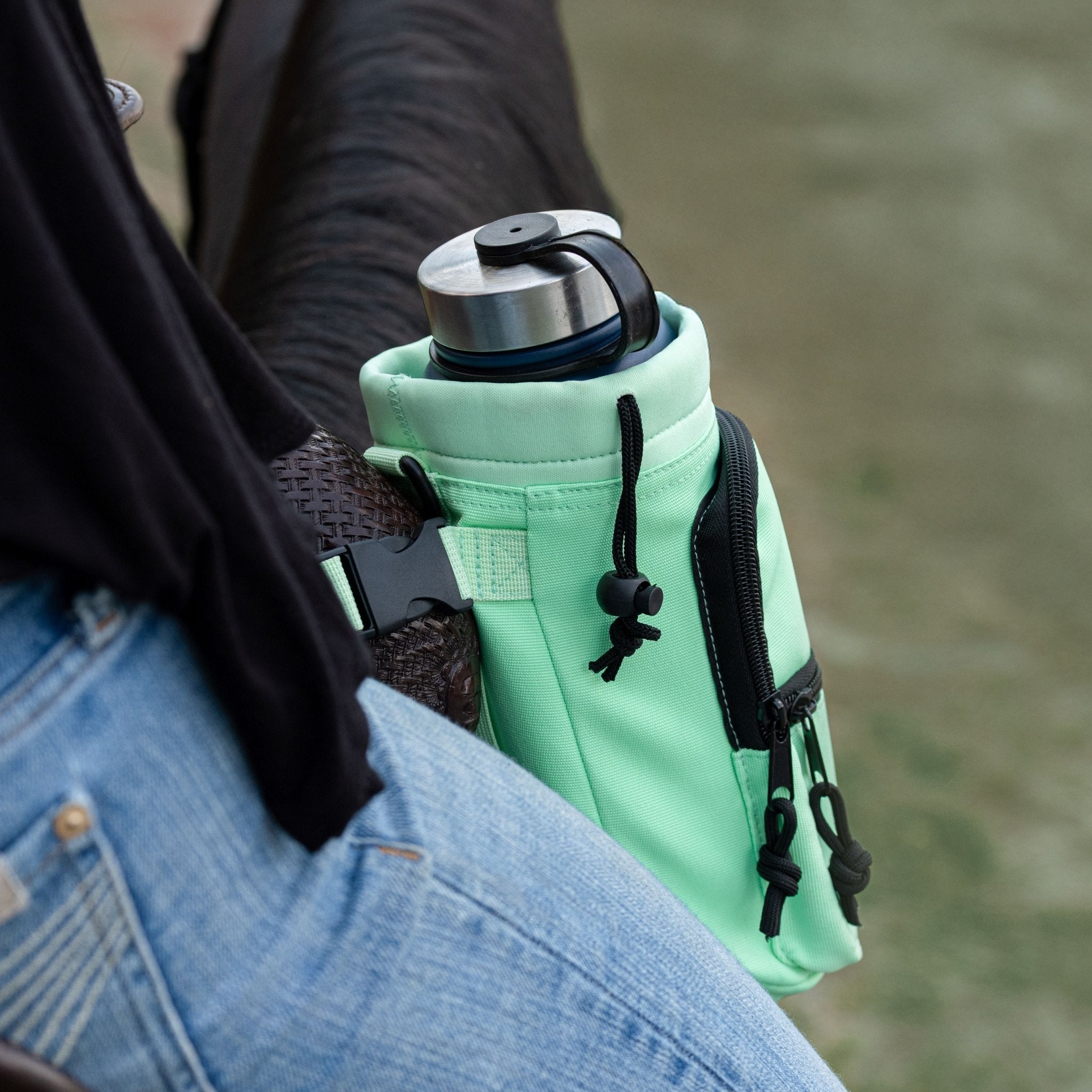 Horse Saddle Water Bottle Holder, Multi-Pocket Saddle Drink Holder, Fits Bottles Up to 40 oz, Multiple Colors - Horse Tack Accessories - Aylev