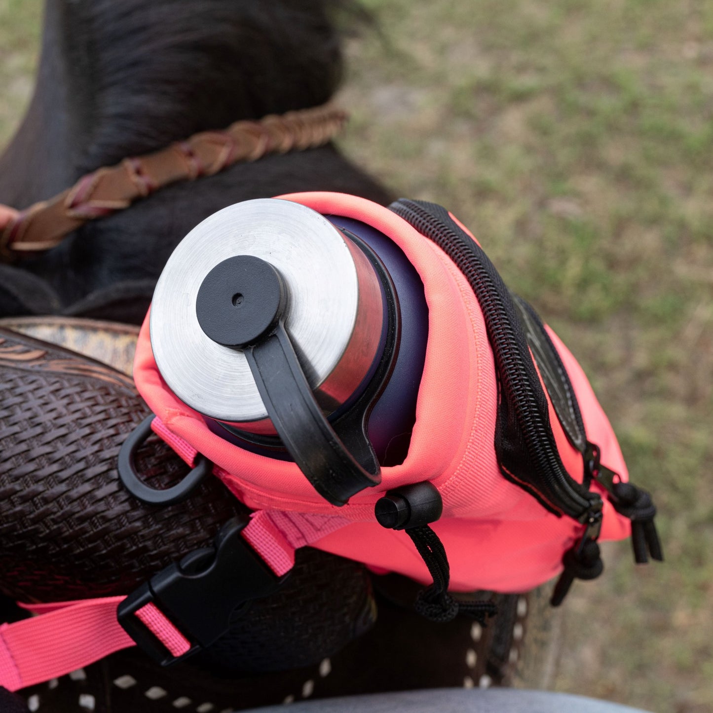 Horse Saddle Water Bottle Holder, Multi-Pocket Saddle Drink Holder, Fits Bottles Up to 40 oz, Multiple Colors - Horse Tack Accessories - Aylev