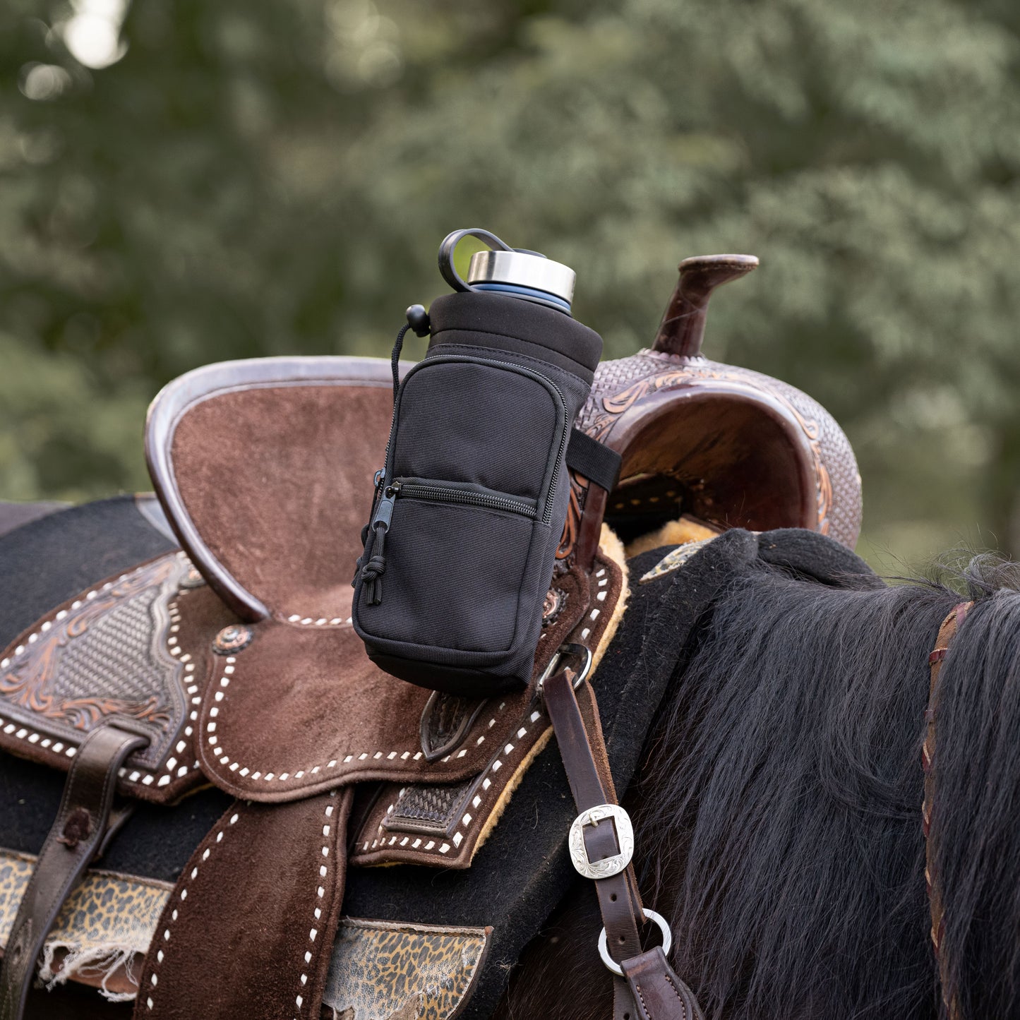 Horse Saddle Water Bottle Holder, Black Water Holder, Multi Pocket Horse Saddle Drink Holder up to 40oz, Horse Gifts, Horse Stuff Horse Tack