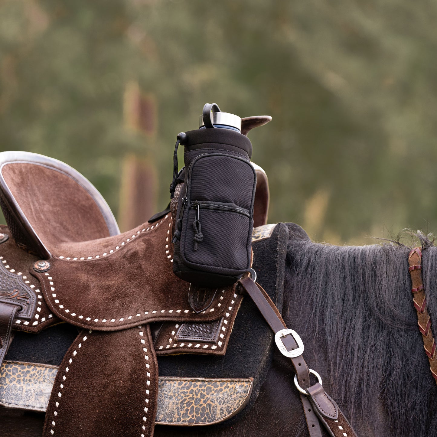 Horse Saddle Water Bottle Holder, Black Water Holder, Multi Pocket Horse Saddle Drink Holder up to 40oz, Horse Gifts, Horse Stuff Horse Tack