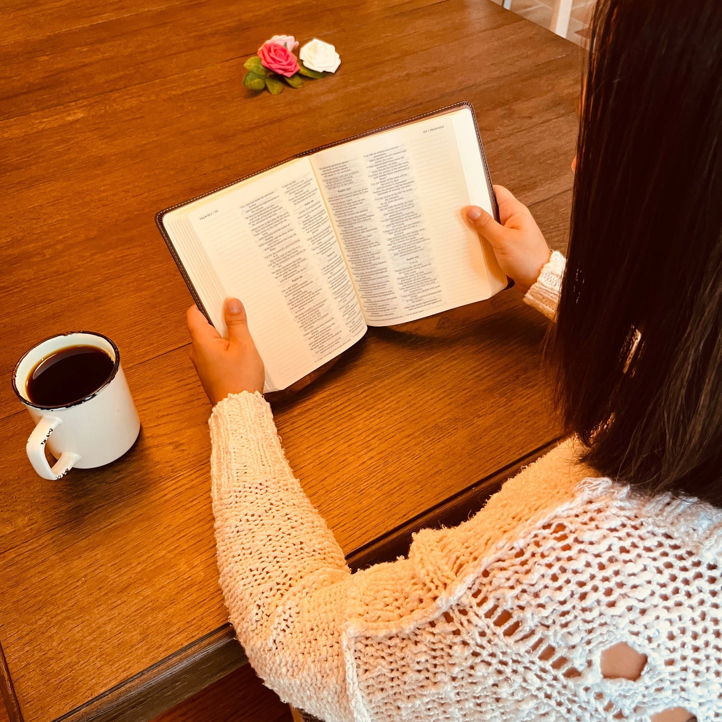 Personalized NIV Bible: Create Your Own Custom Engraved Design with a Designer, Comfort Print Journaling New International Version Holy Bible - Aylev