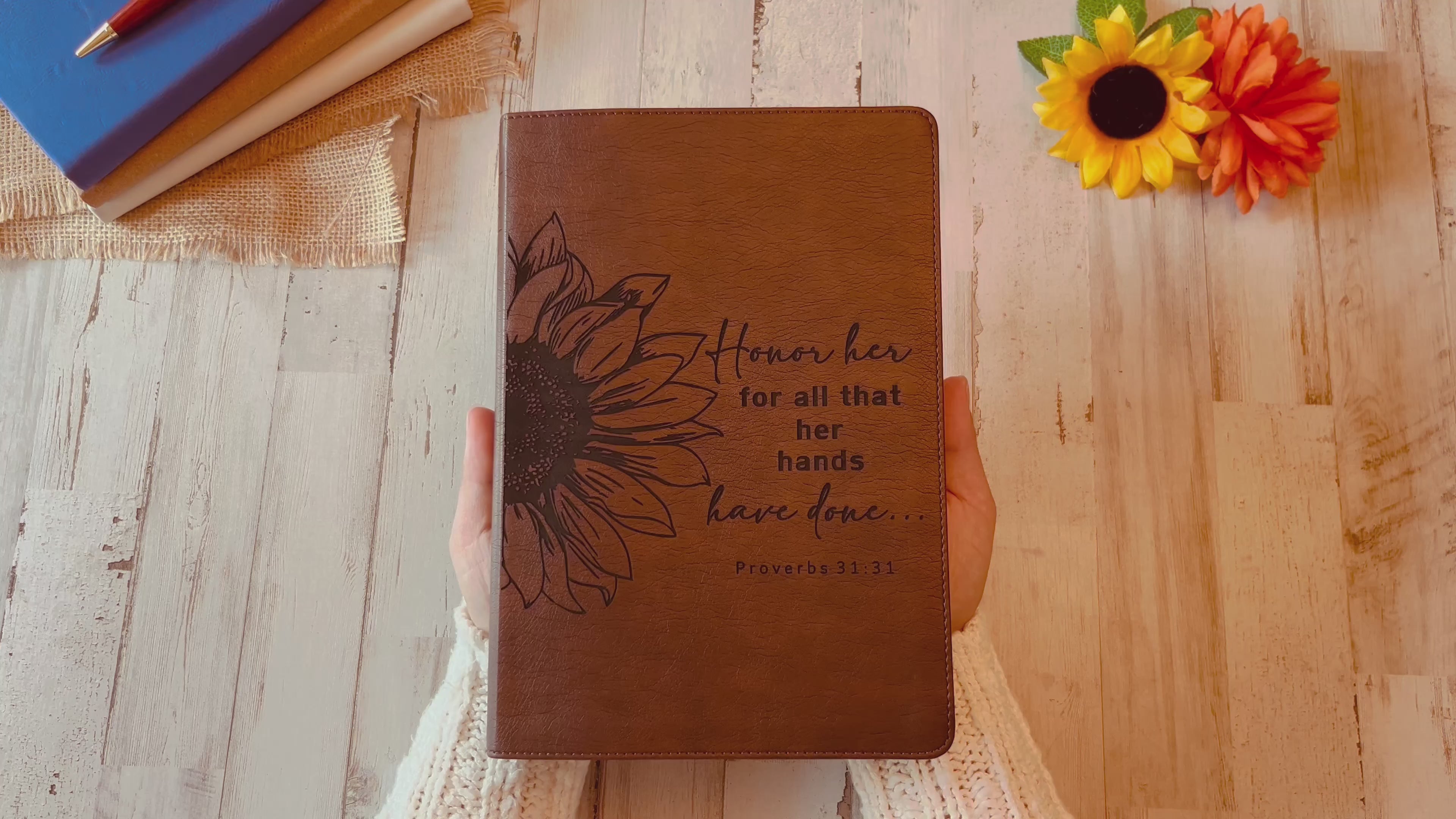 Personalized NLT Bible: Create Your Own Custom Engraved Design with a Designer, Large Print Thinline Reference New Living Translation Bible