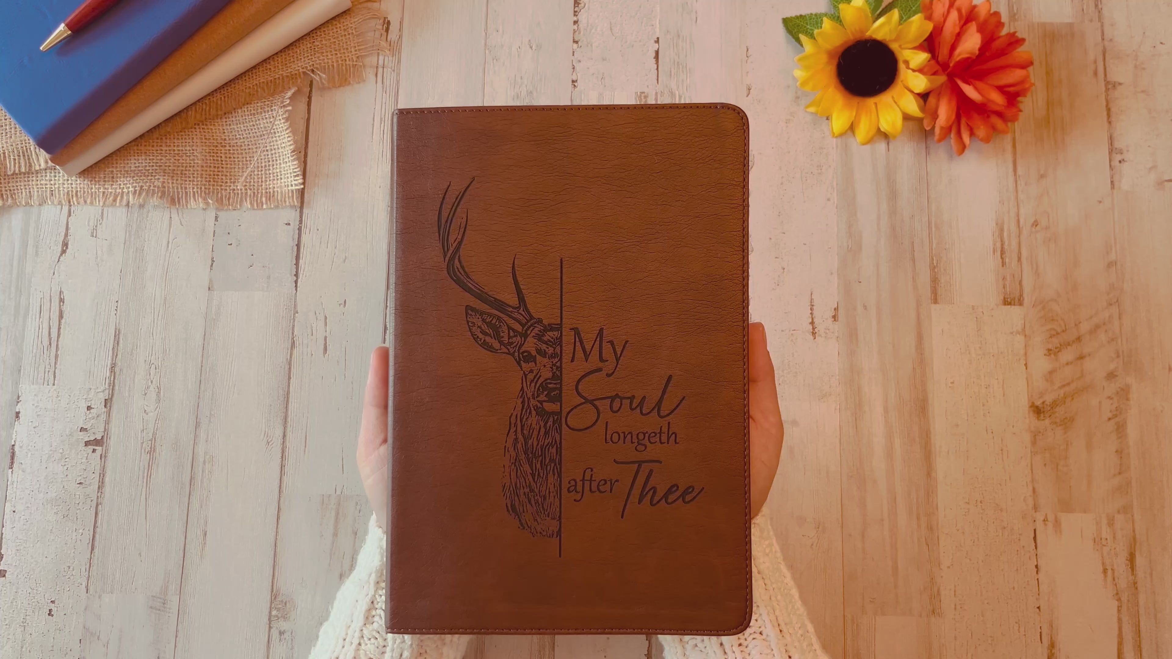 Personalized NLT Bible: Create Your Own Custom Engraved Design with a Designer, Large Print Thinline Reference New Living Translation Bible
