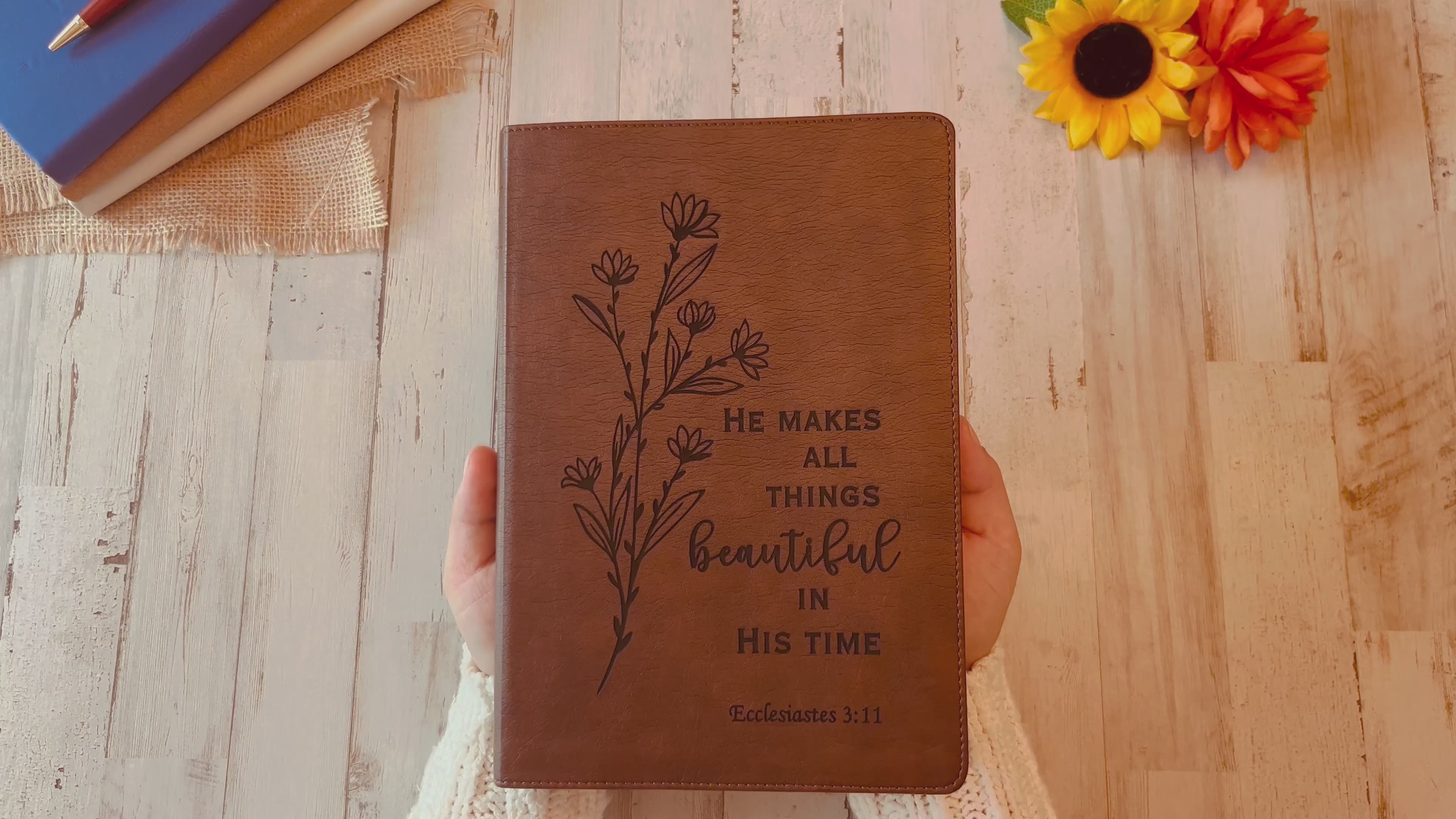 Personalized NLT Bible: Create Your Own Custom Engraved Design with a Designer, Large Print Thinline Reference New Living Translation Bible