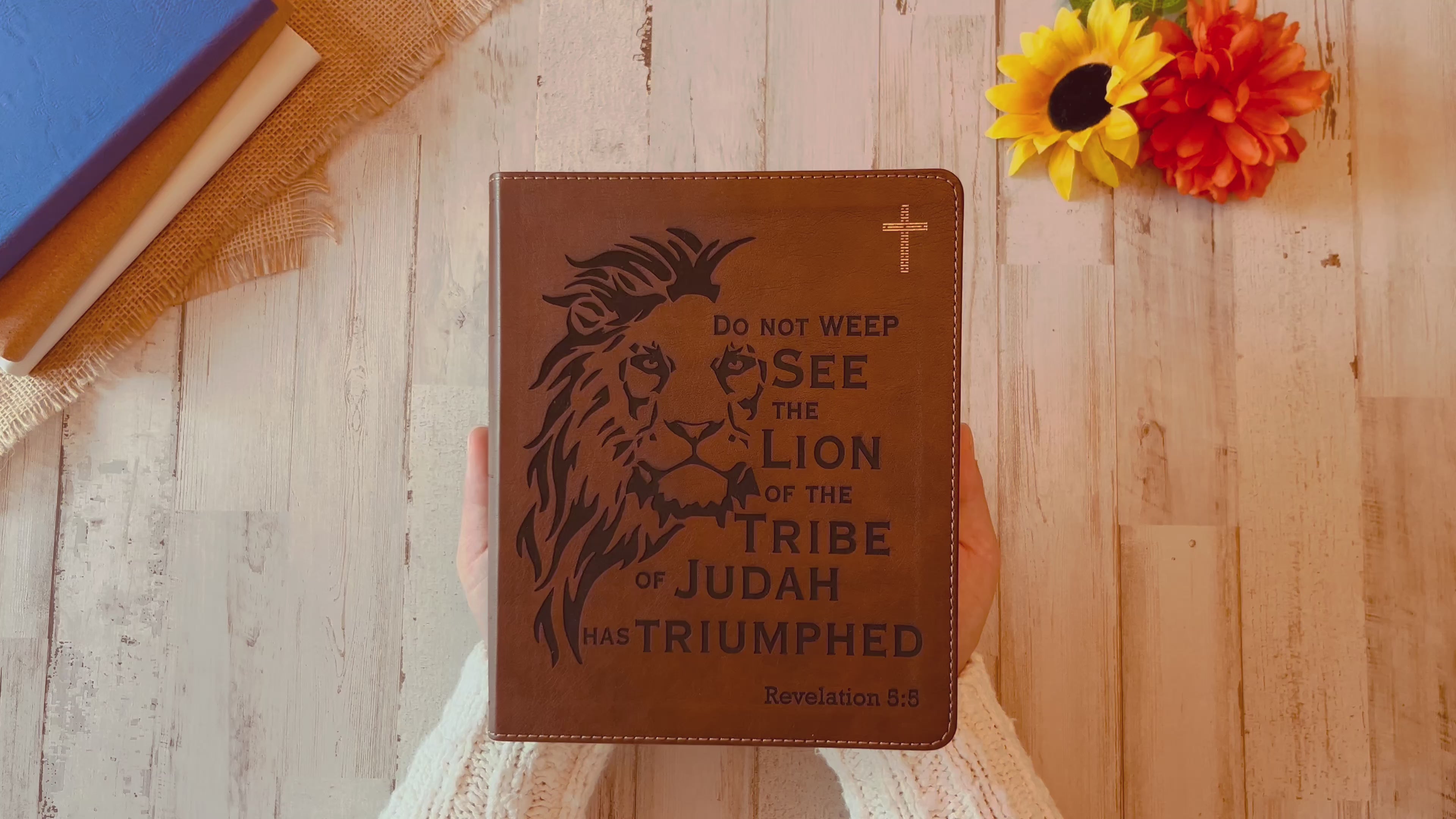 Personalized NIV Bible: Create Your Own Custom Engraved Design with a Designer, Comfort Print Journaling New International Version Holy Bible